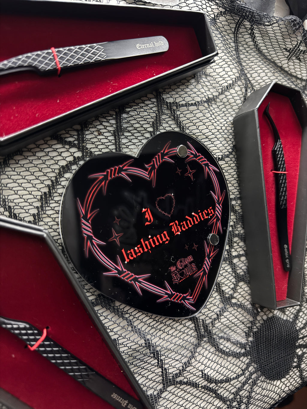 I <3 lashing baddies - Lash Tile