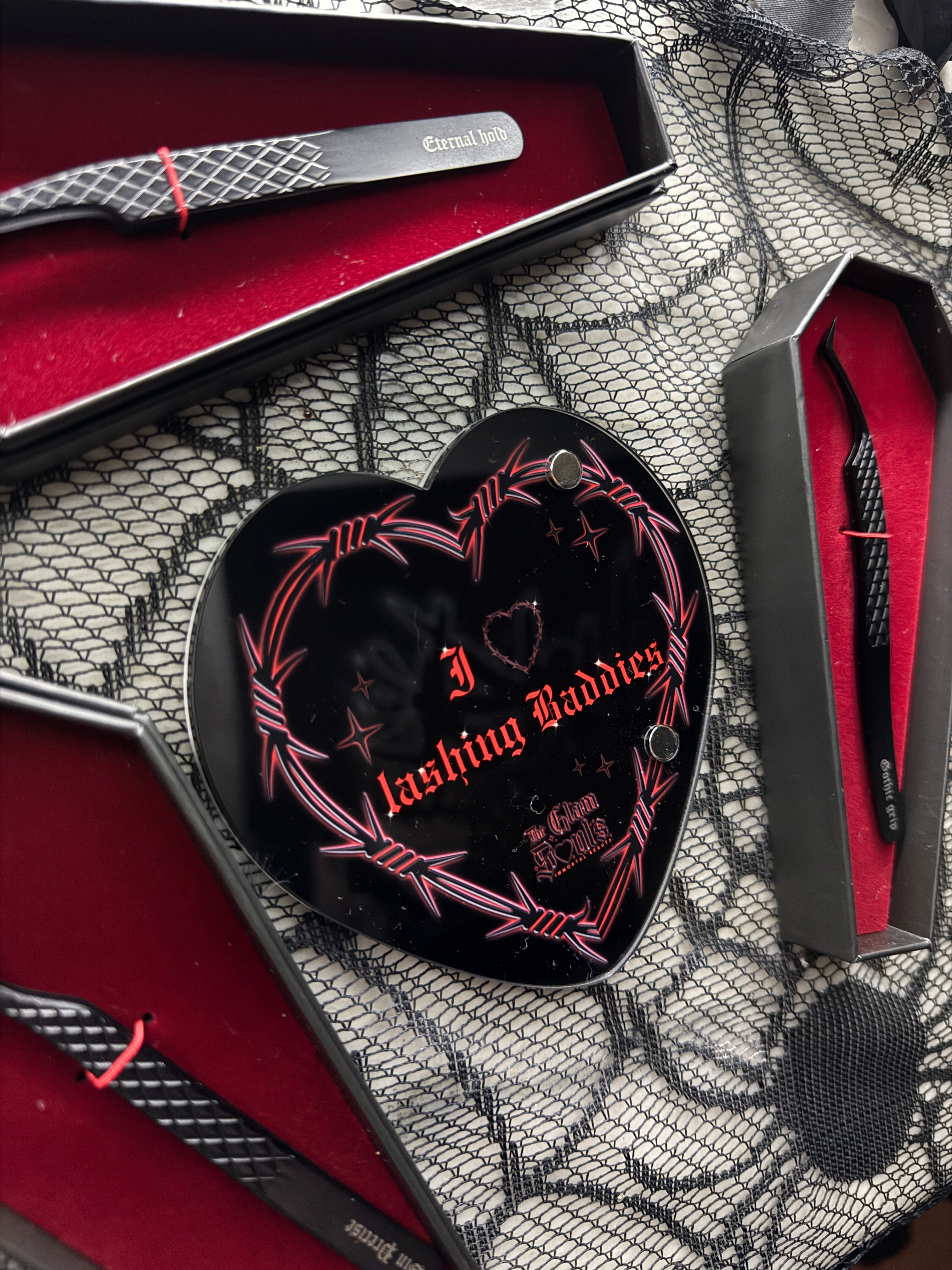 I <3 lashing baddies - Lash Tile